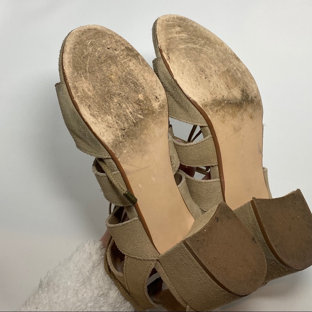 Hydii Steve Madden Beige Suede Sandals - Picture 5 of 8